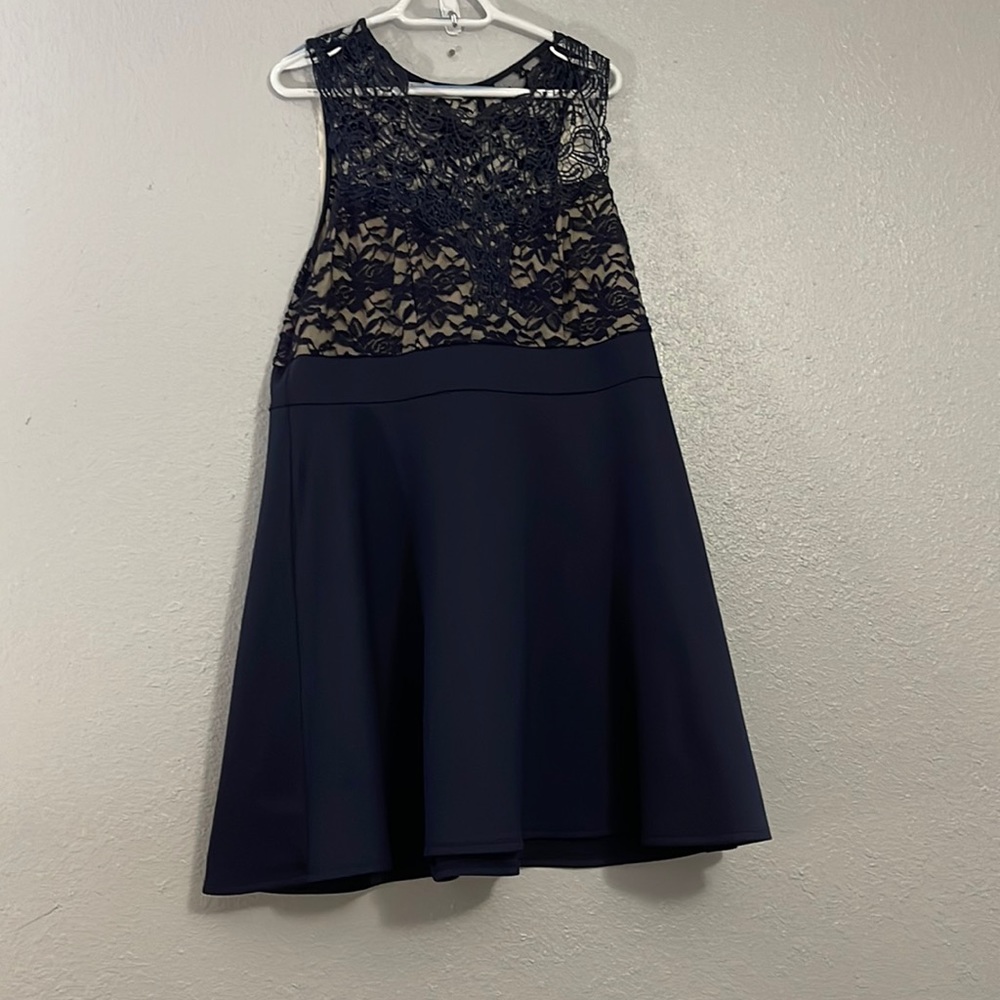 Lace, Navy dress